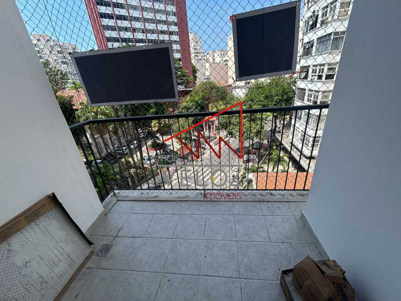 Apartamento à venda com 2 quartos, 62m² - Foto 3