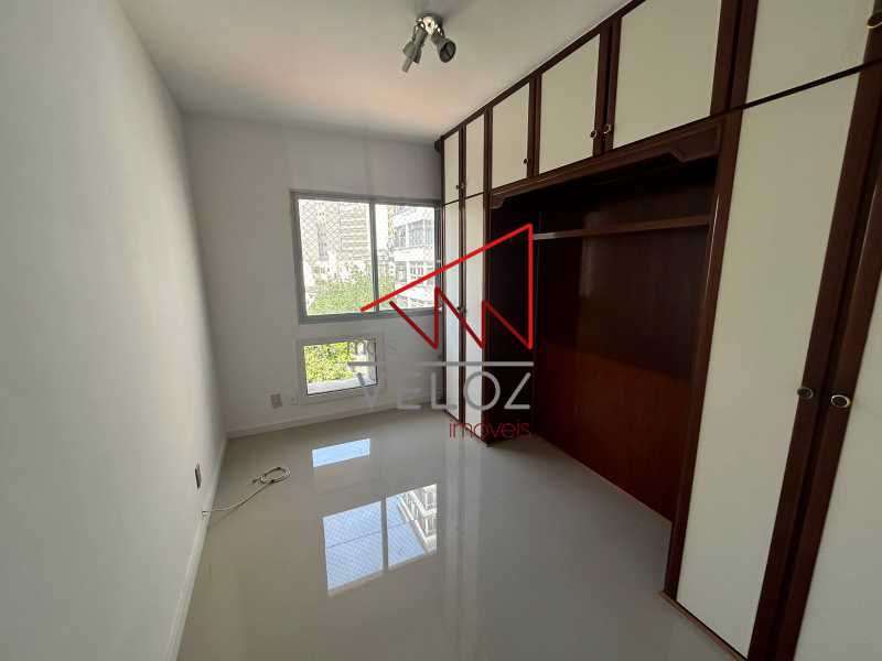 Apartamento à venda com 2 quartos, 62m² - Foto 9