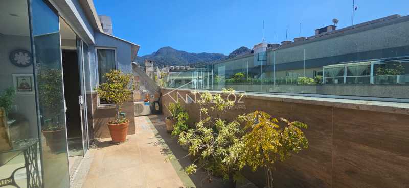 Cobertura à venda com 4 quartos, 165m² - Foto 2