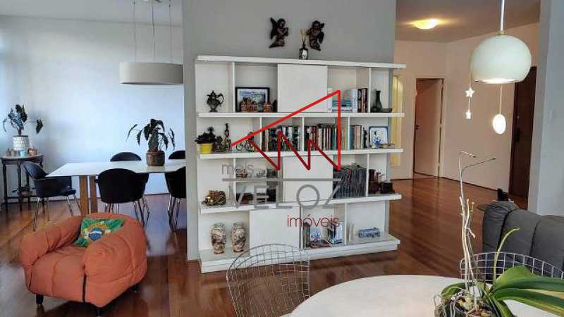 Apartamento à venda com 4 quartos, 217m² - Foto 2