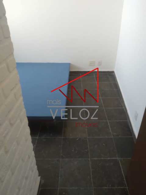 Apartamento à venda com 2 quartos, 70m² - Foto 9