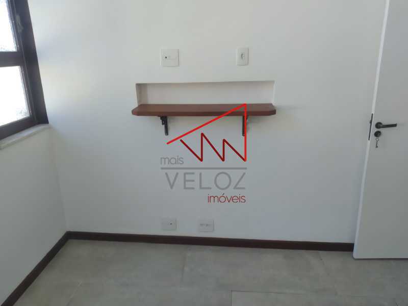 Apartamento à venda com 2 quartos, 70m² - Foto 6