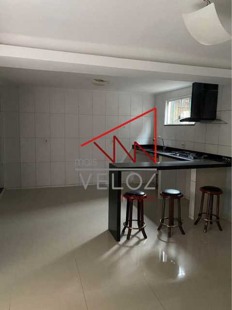 Casa à venda com 4 quartos, 100m² - Foto 2