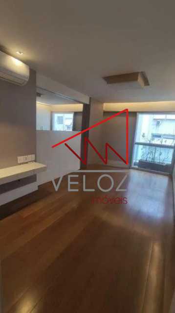 Apartamento à venda com 4 quartos, 243m² - Foto 2