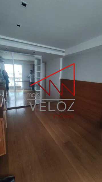 Apartamento à venda com 4 quartos, 243m² - Foto 3