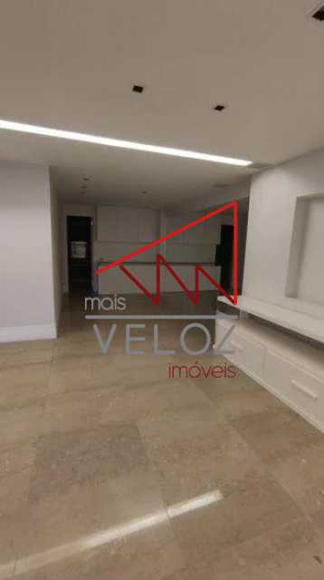 Apartamento à venda com 4 quartos, 243m² - Foto 17