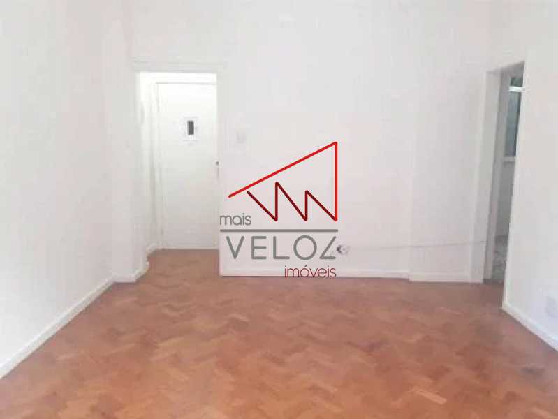 Apartamento à venda com 2 quartos, 62m² - Foto 2