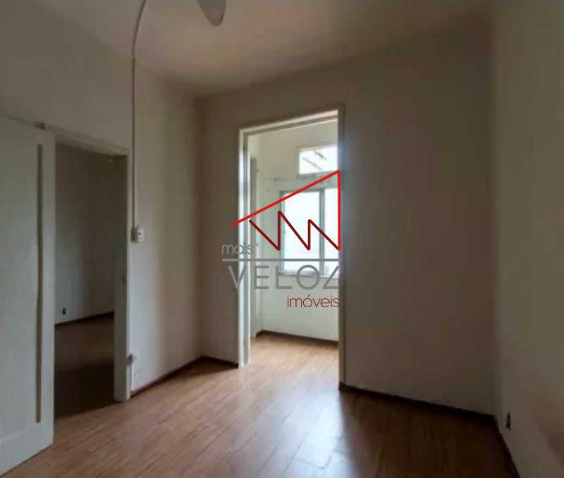 Apartamento à venda com 1 quarto, 45m² - Foto 2