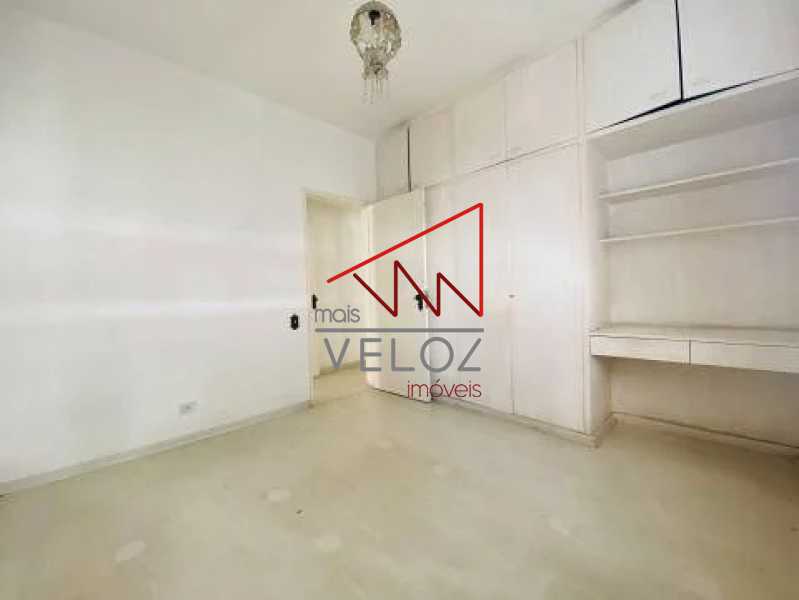 Apartamento à venda com 4 quartos, 187m² - Foto 9