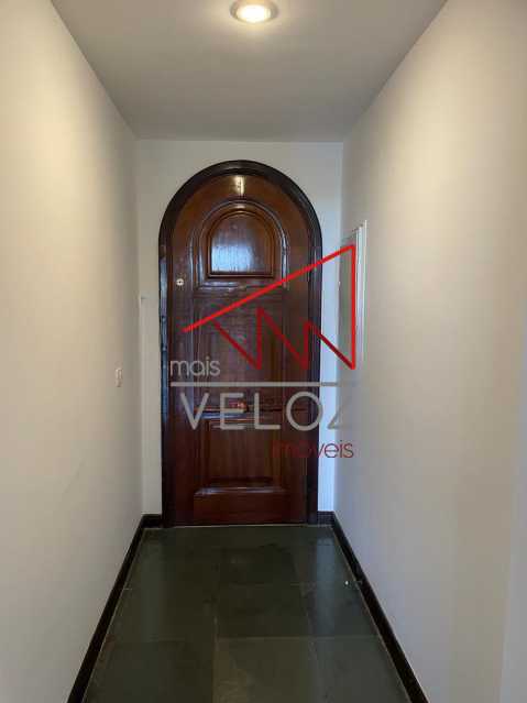 Apartamento à venda com 3 quartos, 135m² - Foto 5