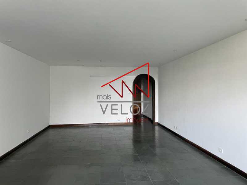 Apartamento à venda com 3 quartos, 135m² - Foto 4