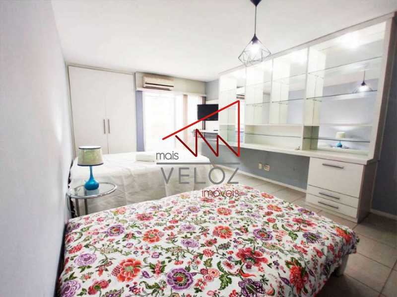 Apartamento à venda com 1 quarto, 32m² - Foto 2