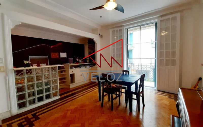 Apartamento à venda com 3 quartos, 200m² - Foto 1