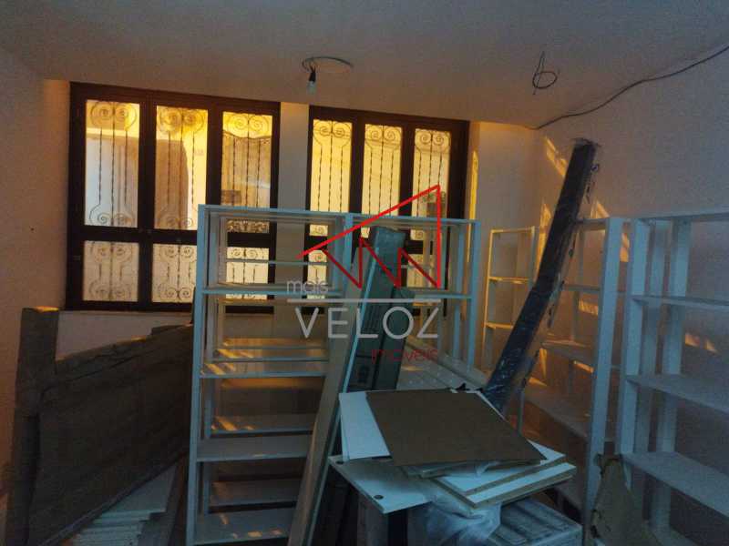 Apartamento à venda com 1 quarto, 32m² - Foto 1