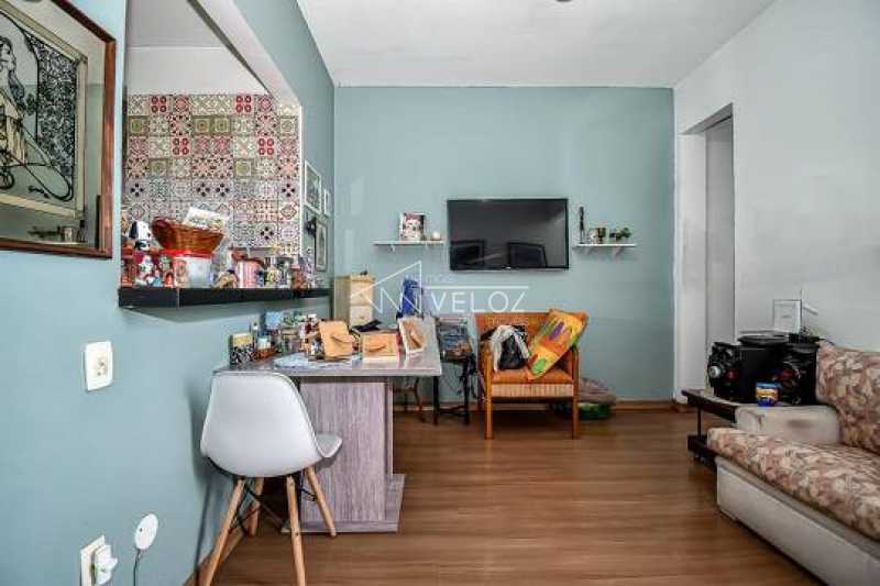 Apartamento à venda com 1 quarto, 46m² - Foto 2