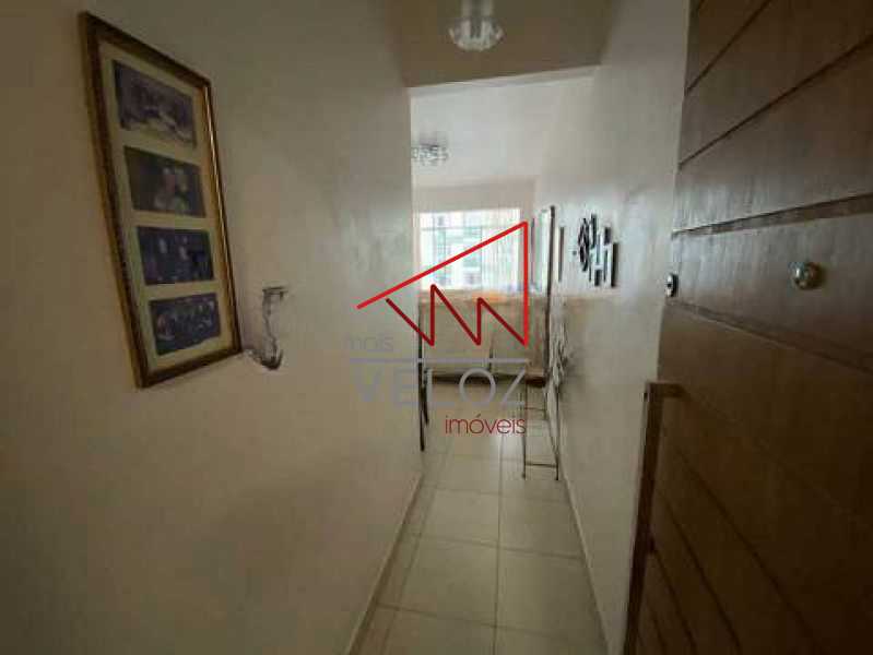 Apartamento à venda com 3 quartos, 94m² - Foto 2