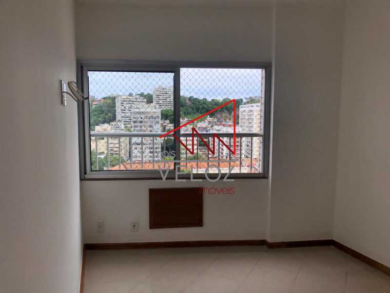 Apartamento à venda com 2 quartos, 80m² - Foto 7