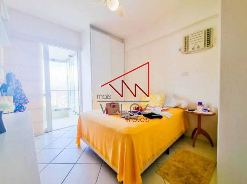 Apartamento à venda com 2 quartos, 80m² - Foto 11