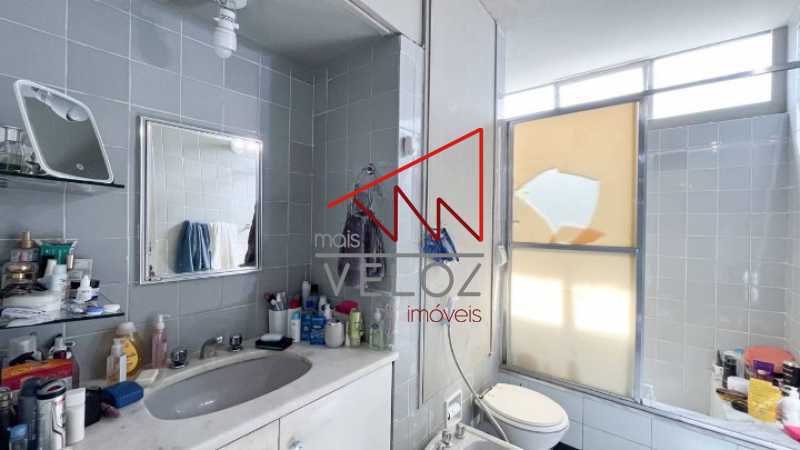 Apartamento à venda com 4 quartos, 242m² - Foto 18