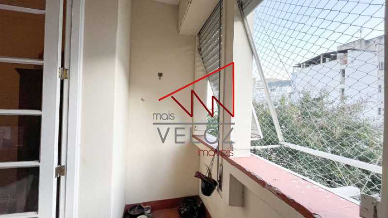 Apartamento à venda com 3 quartos, 91m² - Foto 2