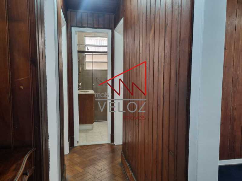 Apartamento à venda com 2 quartos, 75m² - Foto 9