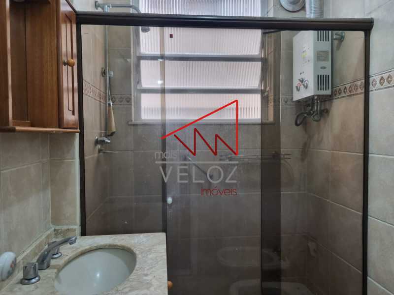 Apartamento à venda com 2 quartos, 75m² - Foto 12