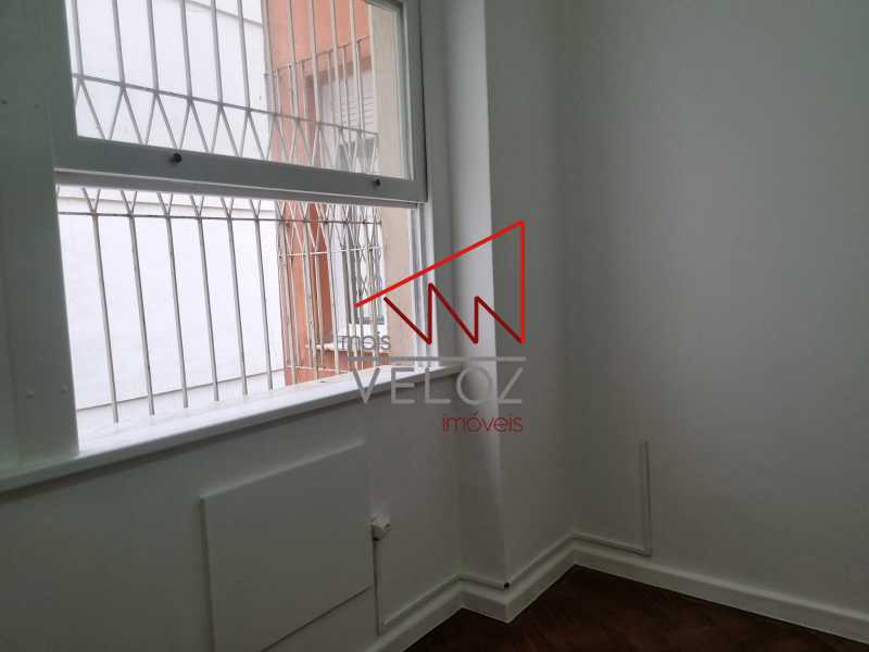 Apartamento à venda com 2 quartos, 75m² - Foto 18