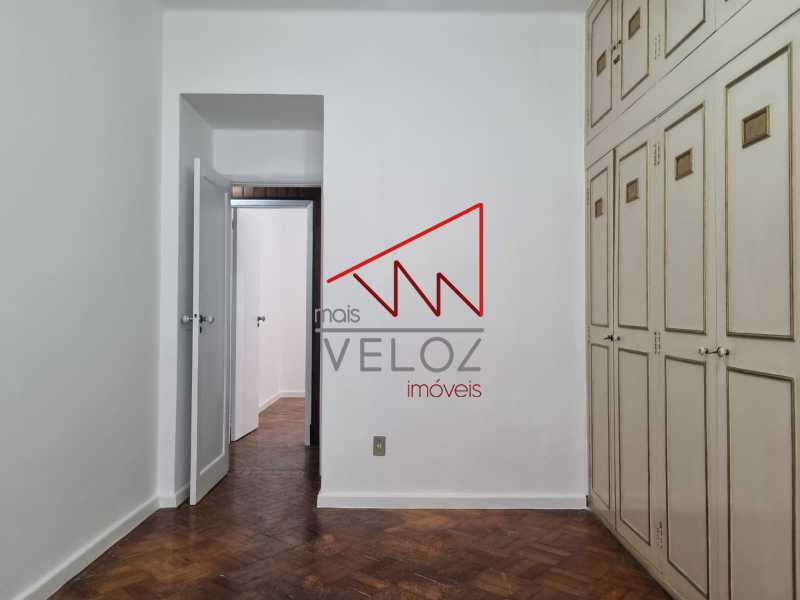 Apartamento à venda com 2 quartos, 75m² - Foto 3