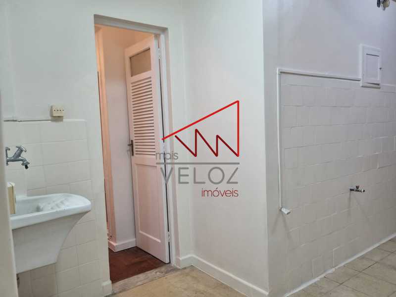 Apartamento à venda com 2 quartos, 75m² - Foto 24