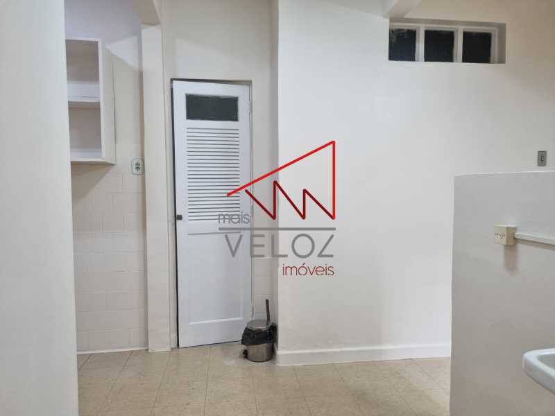 Apartamento à venda com 2 quartos, 75m² - Foto 27