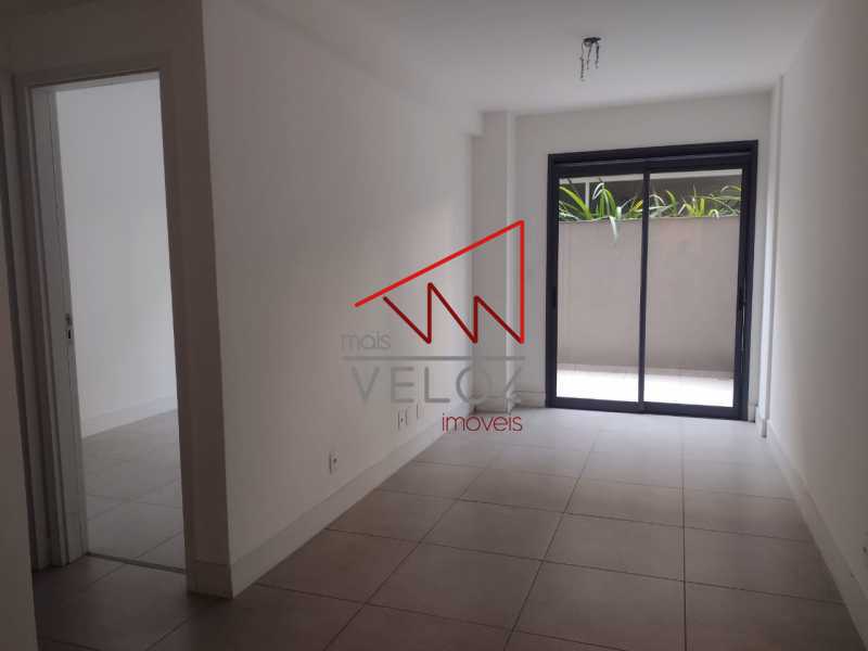 Apartamento à venda com 1 quarto, 47m² - Foto 2