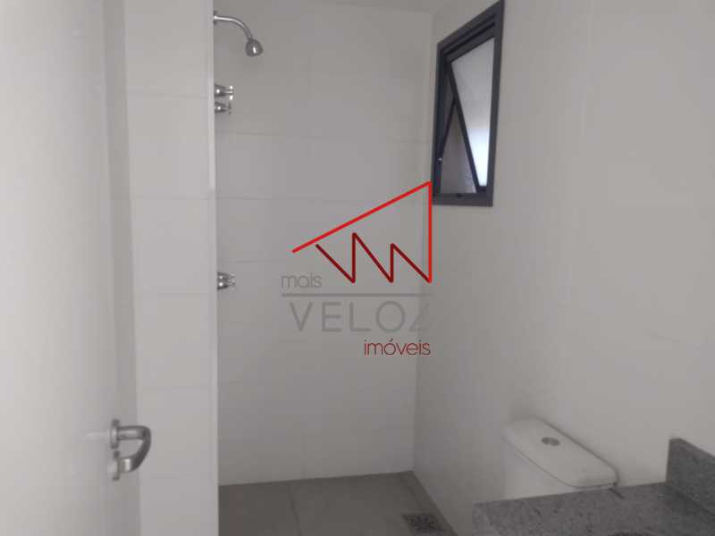 Apartamento à venda com 2 quartos, 70m² - Foto 17