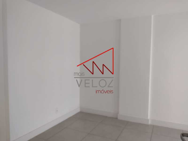 Apartamento à venda com 2 quartos, 70m² - Foto 14