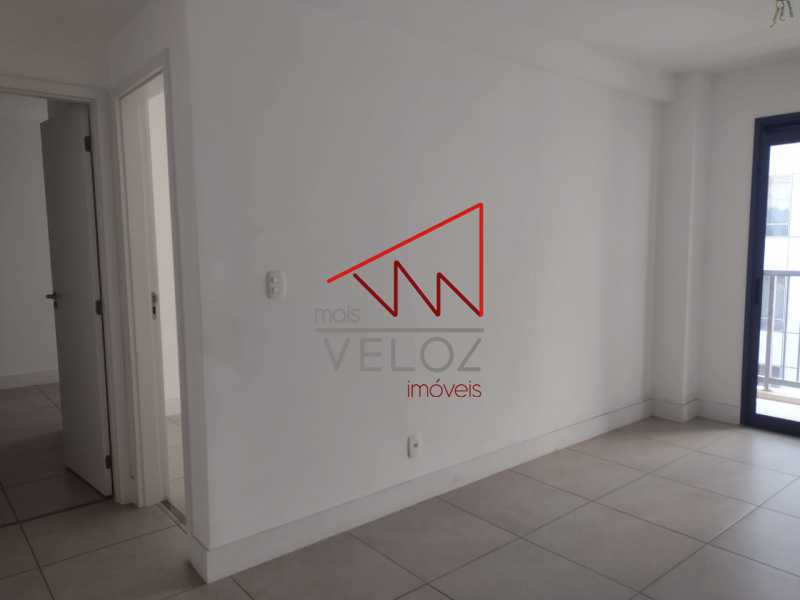 Apartamento à venda com 2 quartos, 70m² - Foto 7