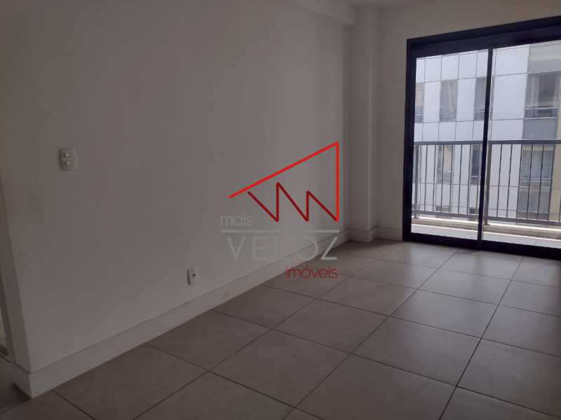 Apartamento à venda com 2 quartos, 70m² - Foto 11