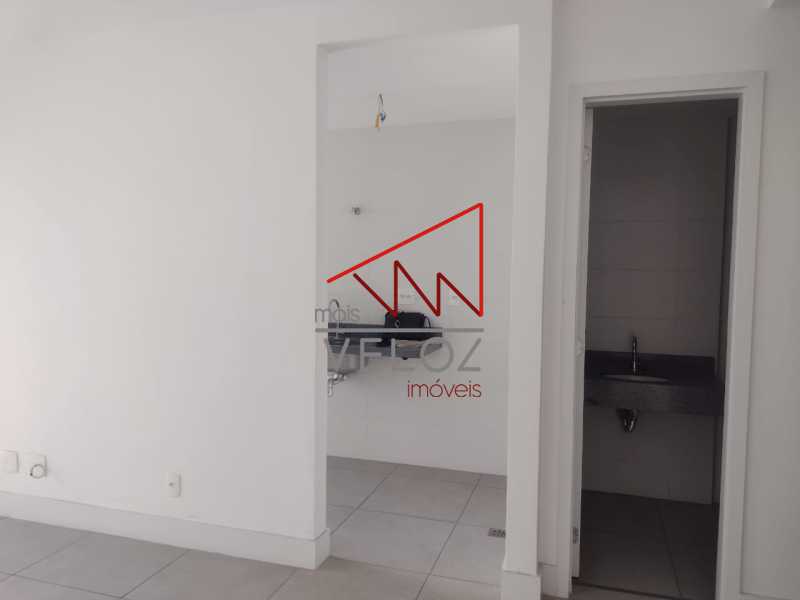 Apartamento à venda com 2 quartos, 70m² - Foto 24