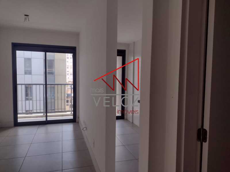 Apartamento à venda com 2 quartos, 70m² - Foto 5