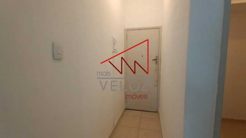 Apartamento à venda com 1 quarto, 45m² - Foto 2