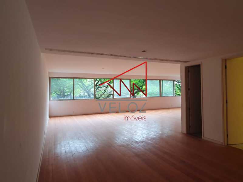 Apartamento à venda com 4 quartos, 285m² - Foto 2