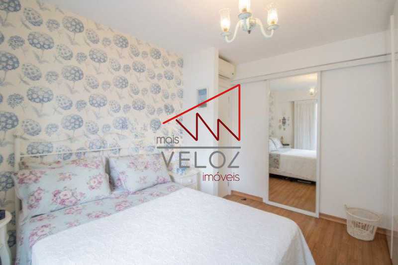 Apartamento à venda com 3 quartos, 121m² - Foto 4