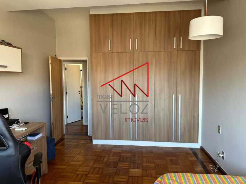 Apartamento à venda com 3 quartos, 160m² - Foto 11