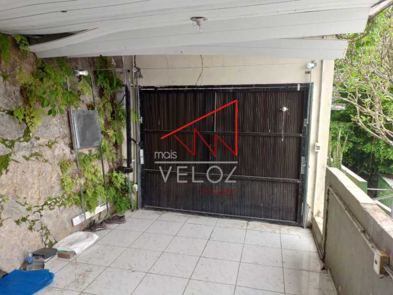 Casa de Condomínio à venda com 4 quartos, 250m² - Foto 23