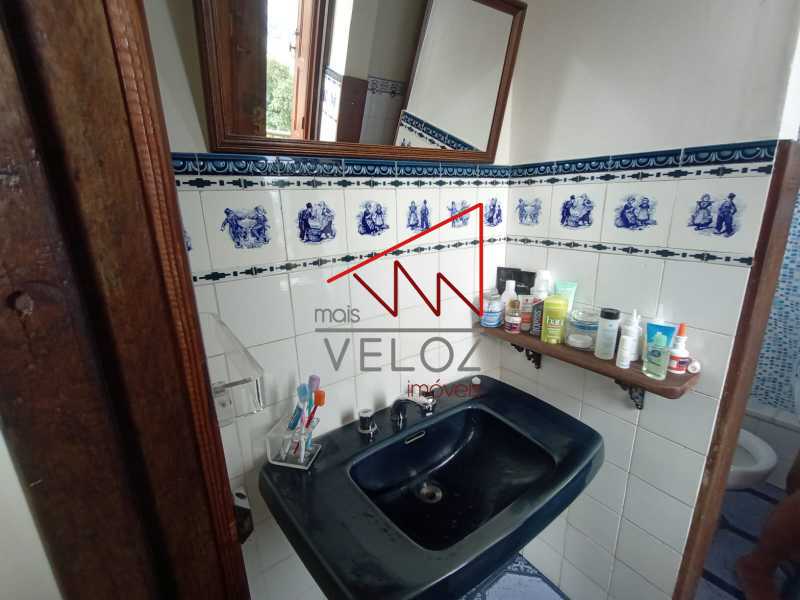 Casa à venda com 4 quartos, 130m² - Foto 17