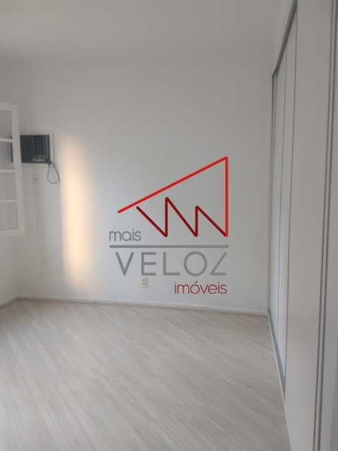 Apartamento à venda com 2 quartos, 78m² - Foto 4