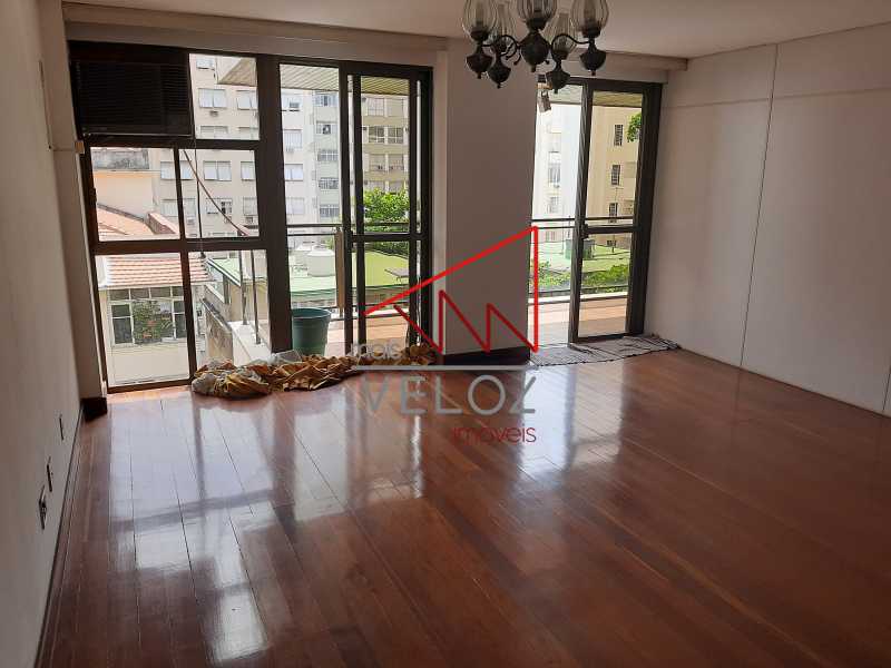 Apartamento à venda com 3 quartos, 170m² - Foto 3