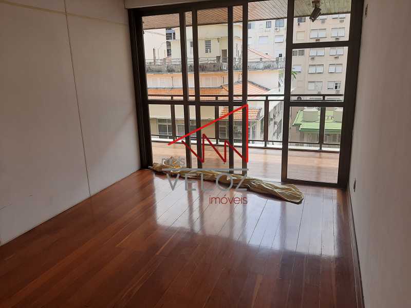 Apartamento à venda com 3 quartos, 170m² - Foto 6