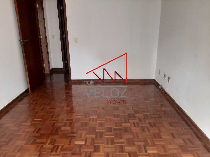 Apartamento à venda com 3 quartos, 170m² - Foto 12