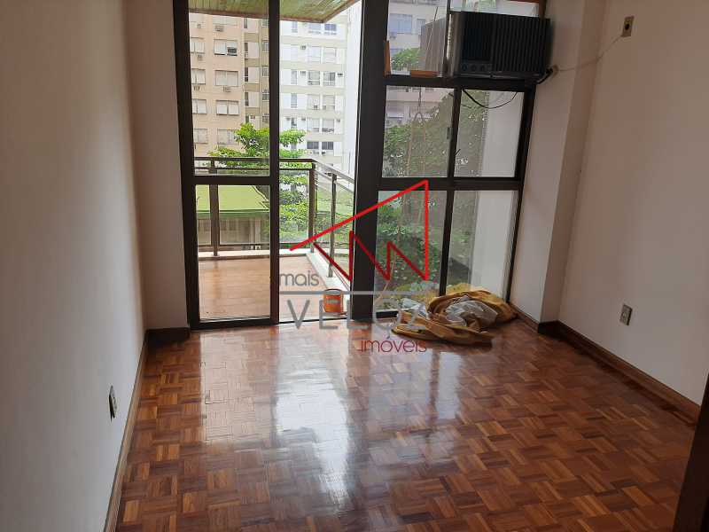 Apartamento à venda com 3 quartos, 170m² - Foto 13