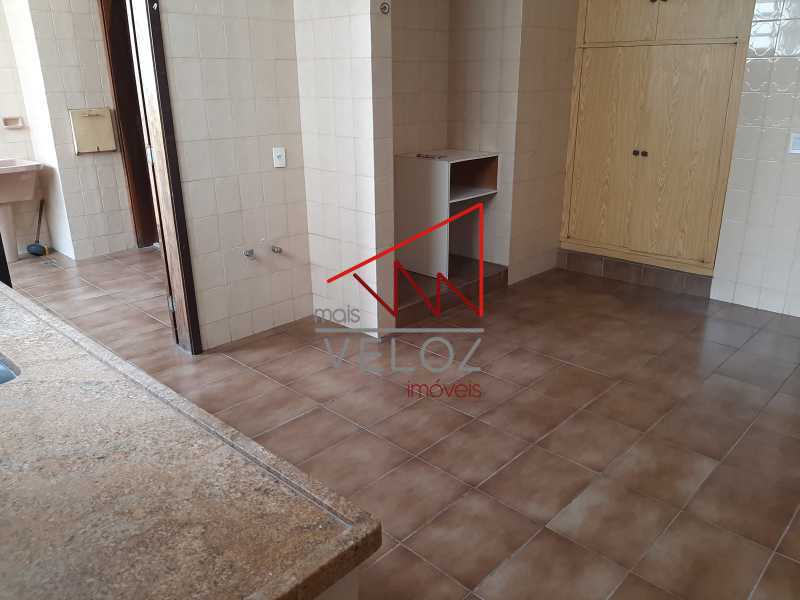 Apartamento à venda com 3 quartos, 170m² - Foto 25