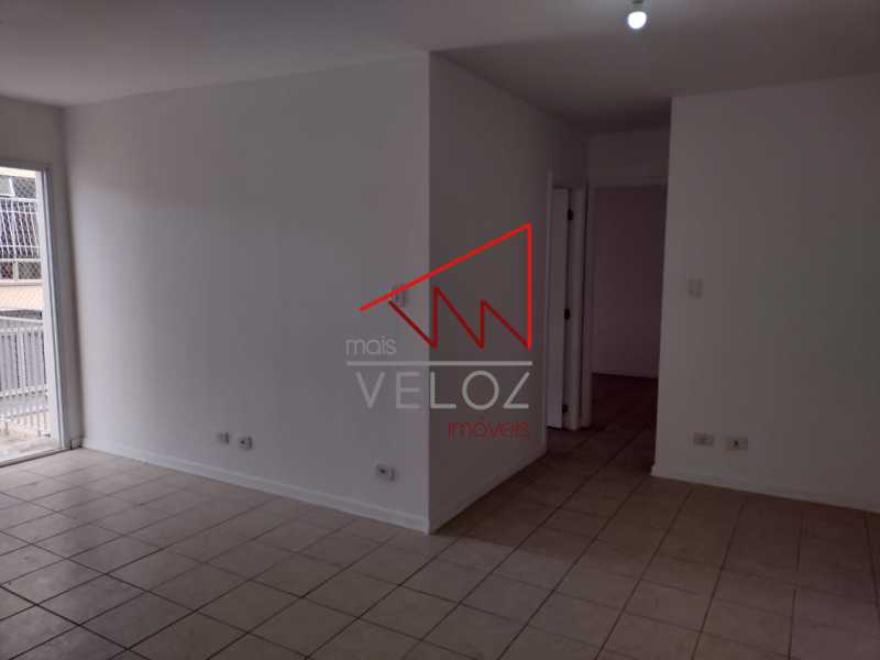 Apartamento à venda com 2 quartos, 60m² - Foto 2